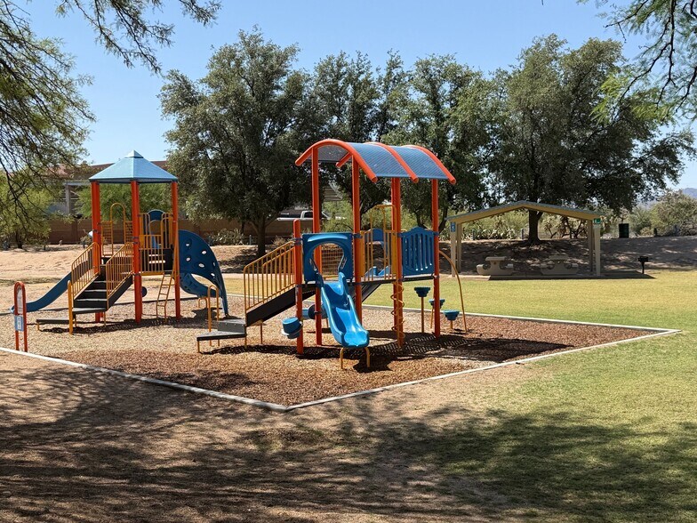 Building Photo - 4620 W Bluebell Way