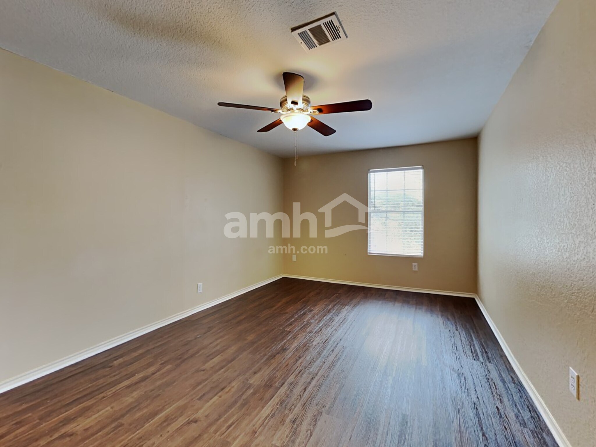 Building Photo - 8531 Silver Brush