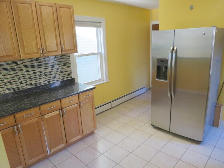 Building Photo - 741 Somerville Ave