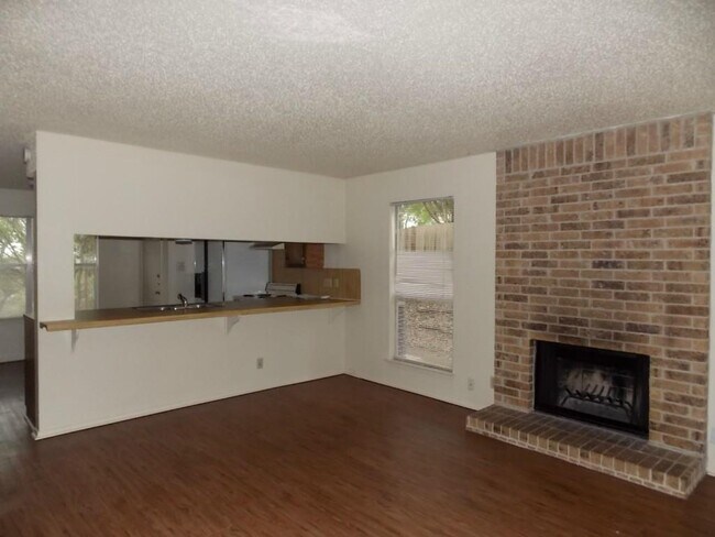 Building Photo - 3308 Dunliegh Dr