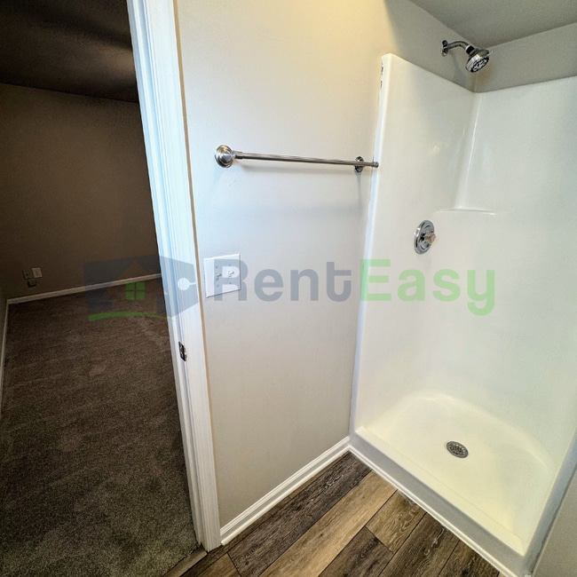 Building Photo - 1327 Hazel Ave