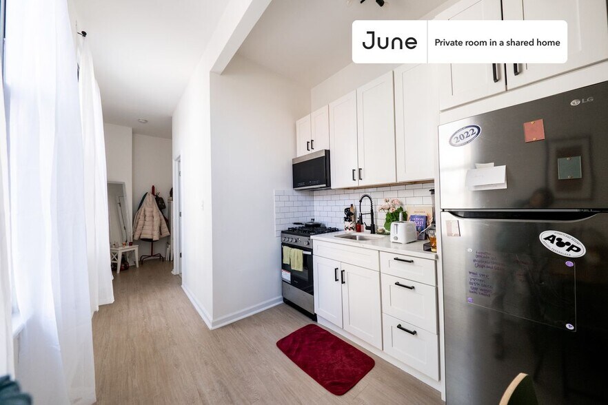 Building Photo - Room in Shared 2 bed/1 bath home