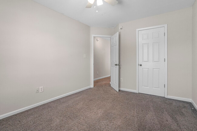 Building Photo - 3020 Maddie Ln