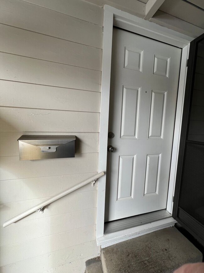 Building Photo - Updated Granny Unit-Prime Montgomery Villa...