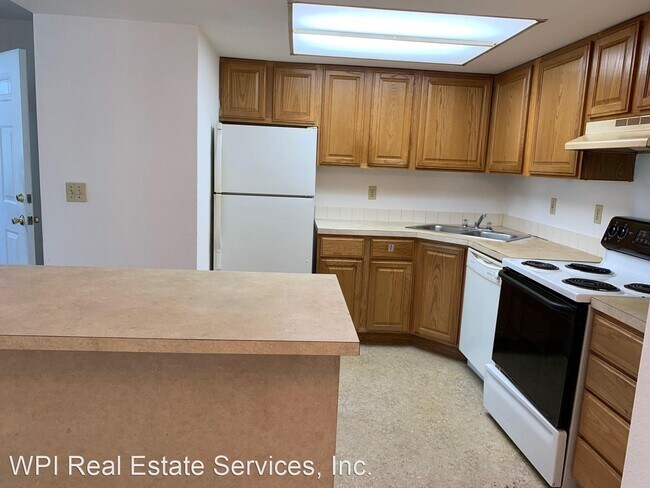 Building Photo - 2 br, 1 bath House - 4106 Factoria Blvd SE...