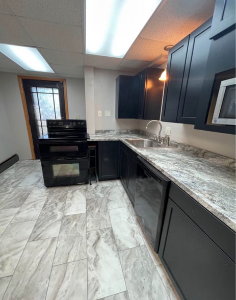 Building Photo - 307 N Main St