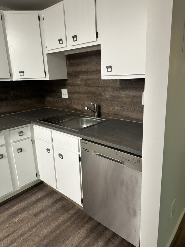 Building Photo - 3164 Central Ave