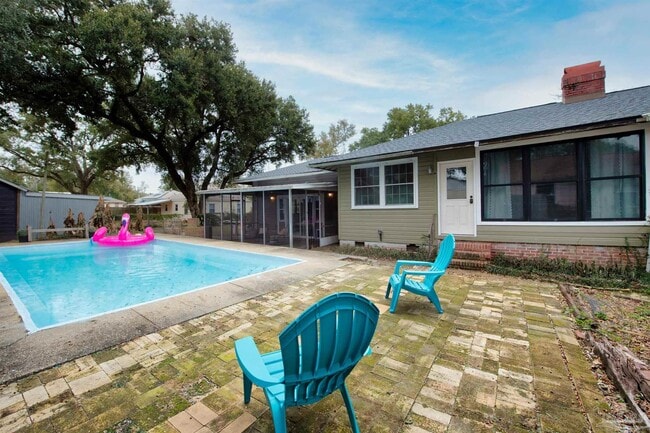 Building Photo - 1111 S Old Corry Field Rd