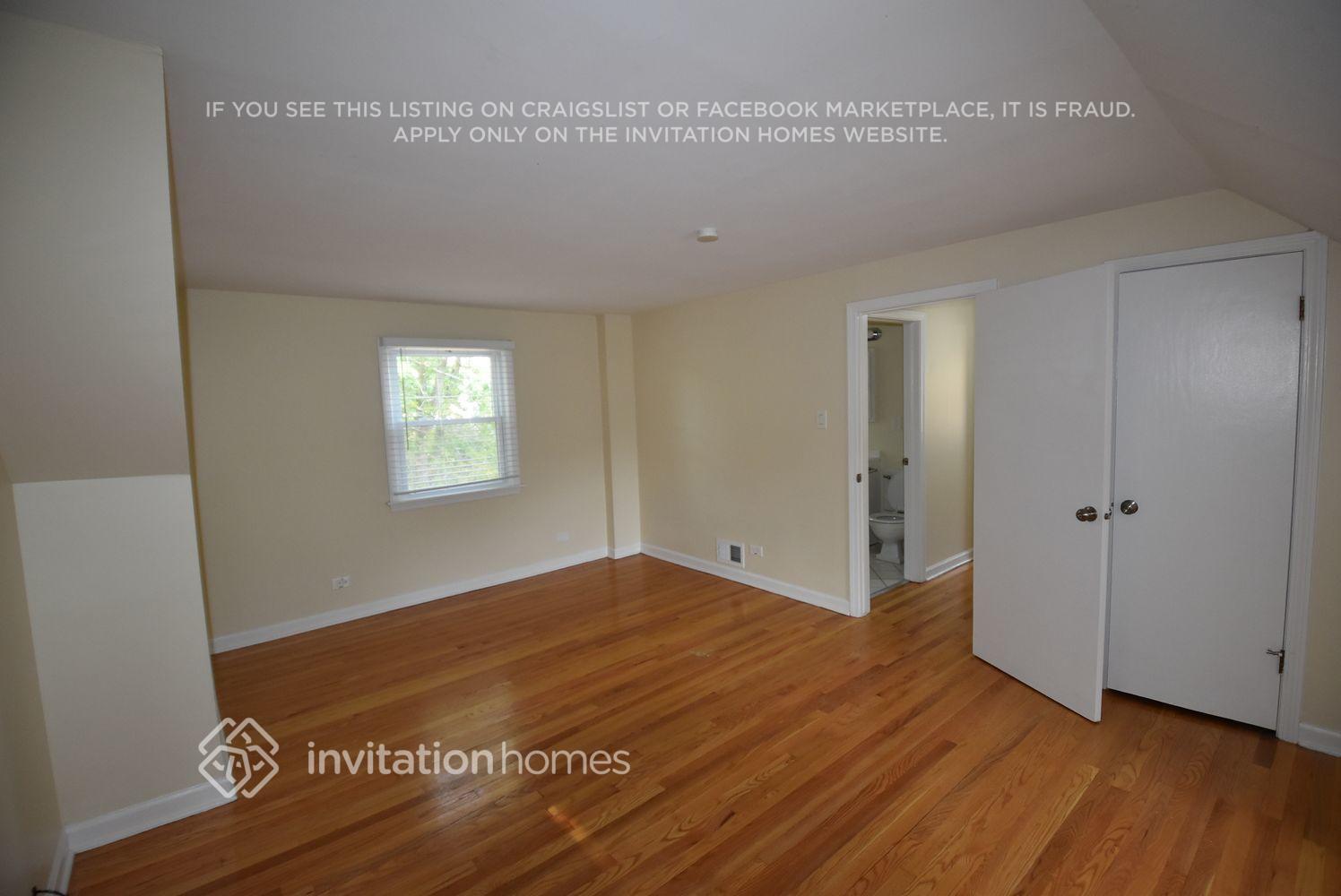 Building Photo - 1808 W 187th St