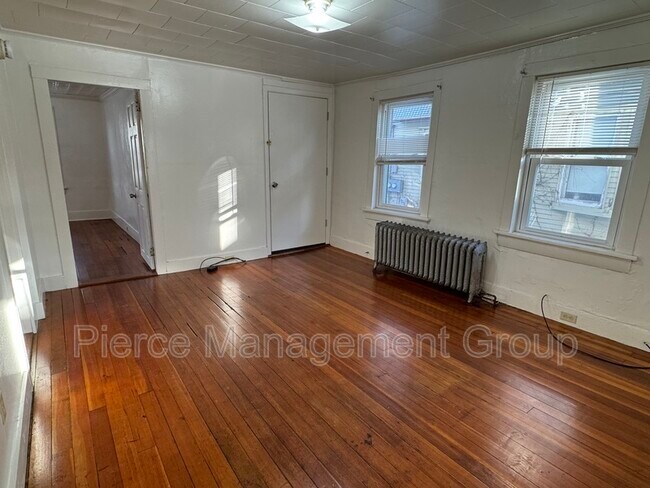 Building Photo - 120 Elm St