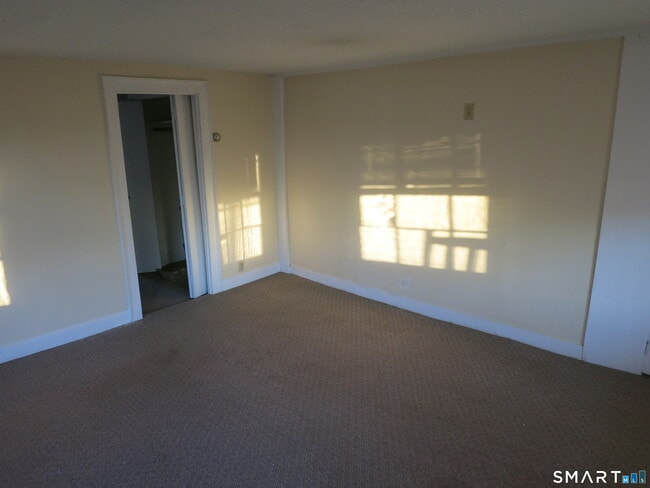 Building Photo - 159 S Main St