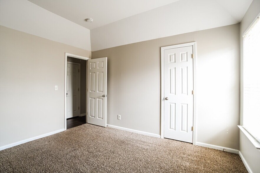 Building Photo - 3313 Valerie Dr