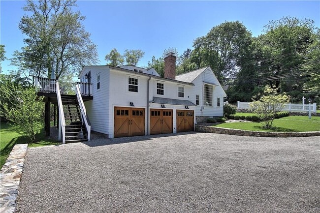 Building Photo - 96 Kings Hwy N