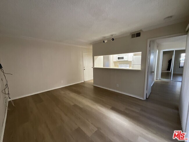 Building Photo - 10655 Lemon Ave
