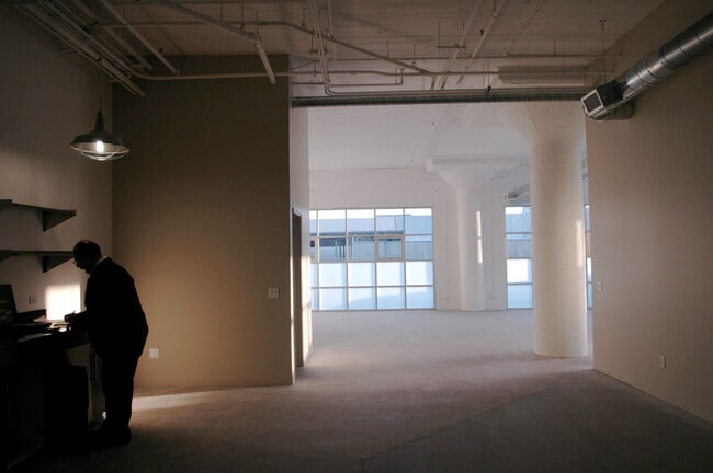 Building Photo - 530 Molino St