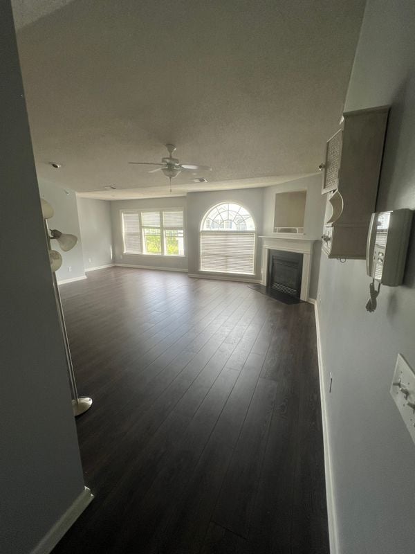Building Photo - 4701 Pennoak Ln