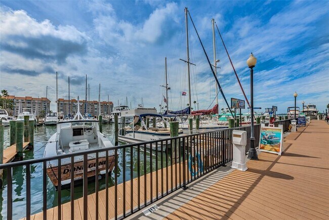 Building Photo - 253 Park Cir S