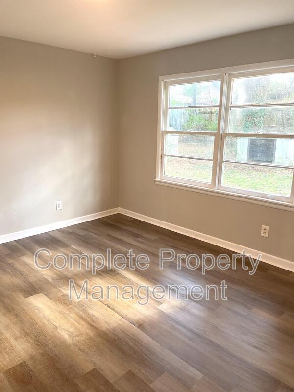 Building Photo - 441 Orchid Rd