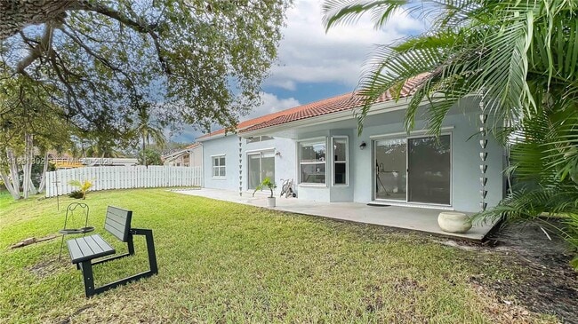 Building Photo - 1901 SW 129th Terrace