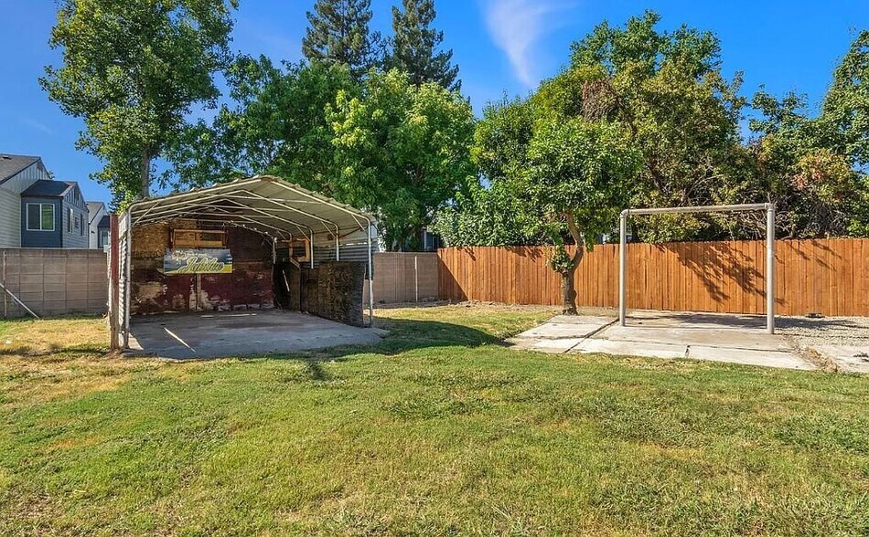 Building Photo - 1228 Athena Ave