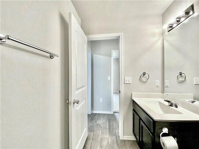 Building Photo - 5905 Ronee Leah Dr