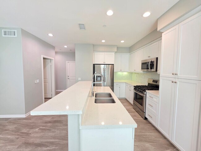 Building Photo - 14910 Castille Way