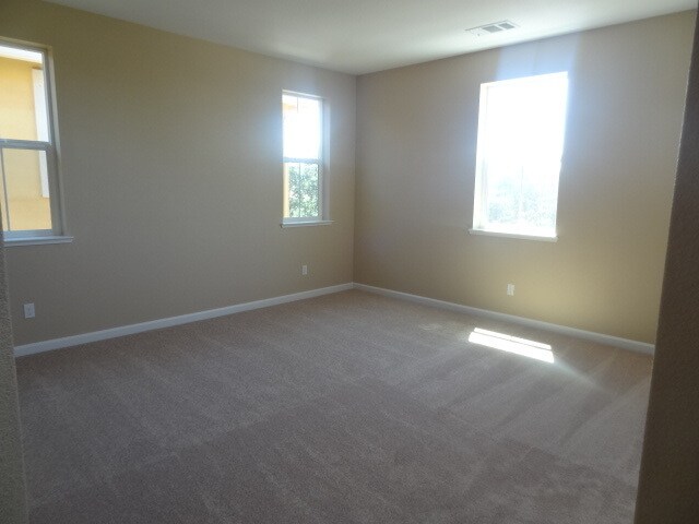 Building Photo - 2121 Pasqual Dr