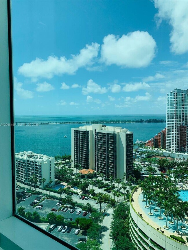 Building Photo - 218 SE 14th St