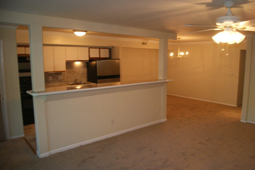Building Photo - 7527 Spring Lake Dr