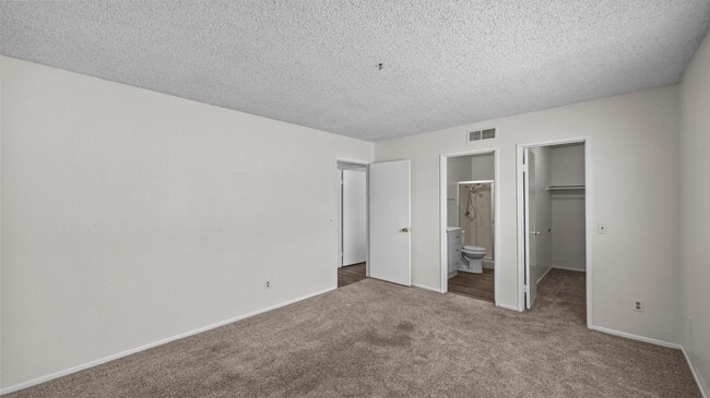 Building Photo - 8469 Comet St