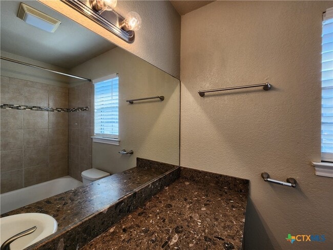 Building Photo - 21 Moss Rock Dr