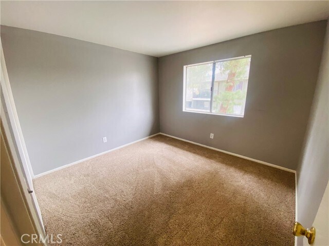 Building Photo - 532 E Lugonia Ave