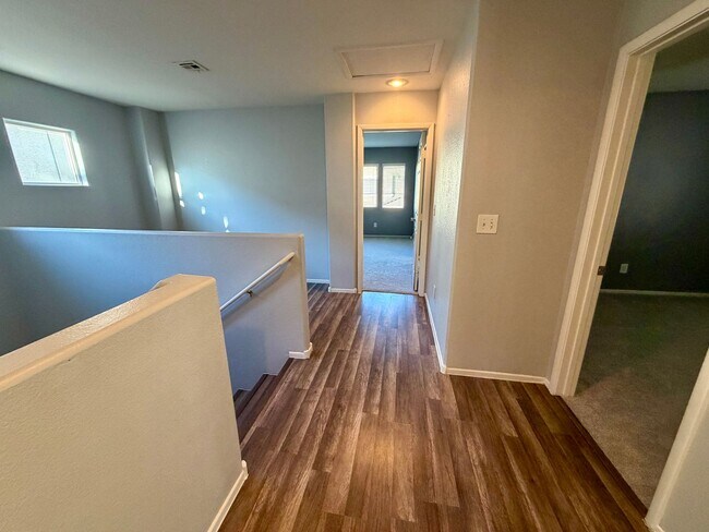 Building Photo - Gorgeous 3 bedroom 1 car garage home in SW ready for immediate move-in!!