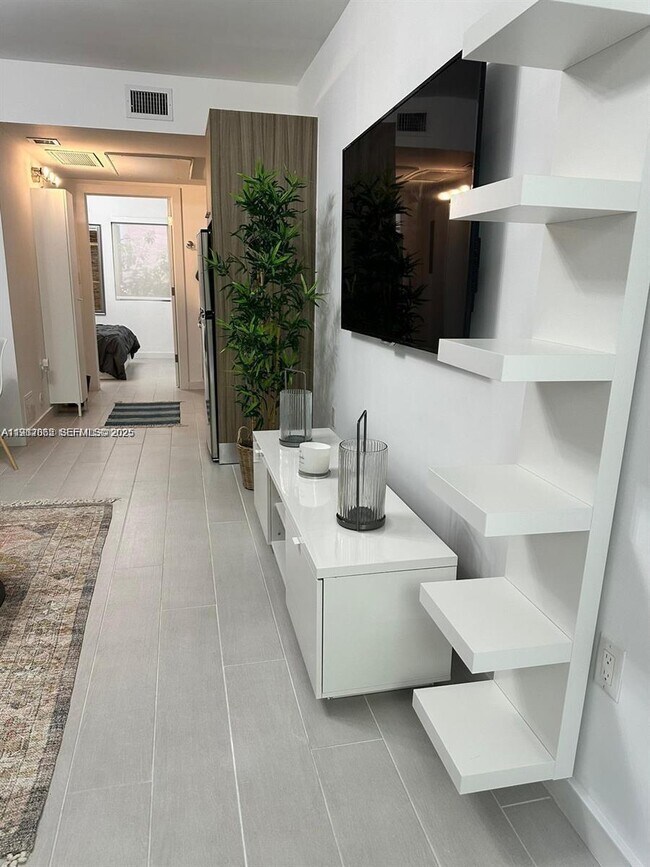 Building Photo - 740 Meridian Ave