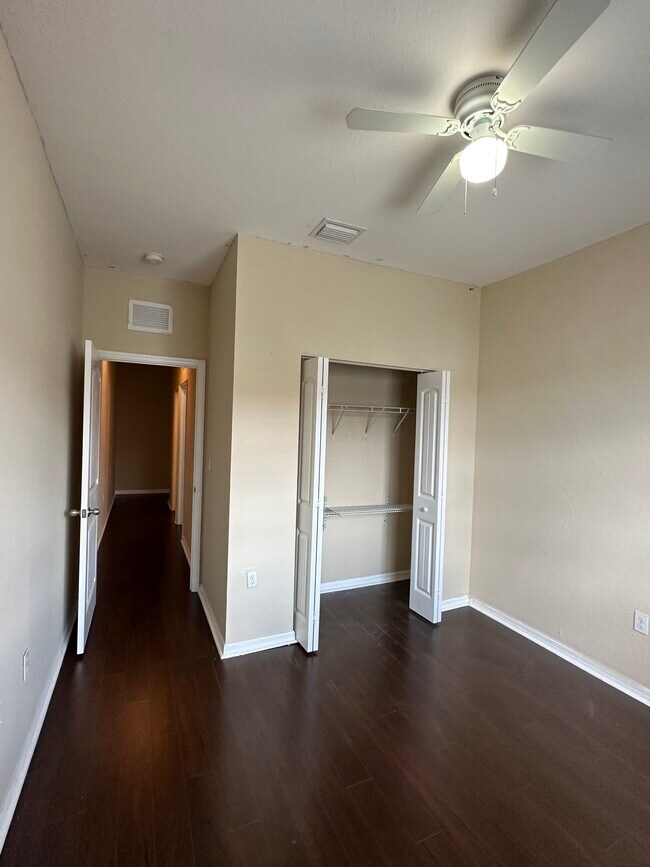 Building Photo - 3532 NW 29th Ct