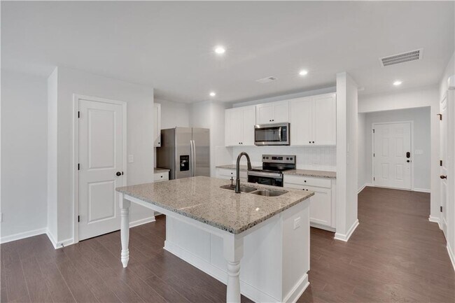 Building Photo - 313 Rolling Grn Dr NW