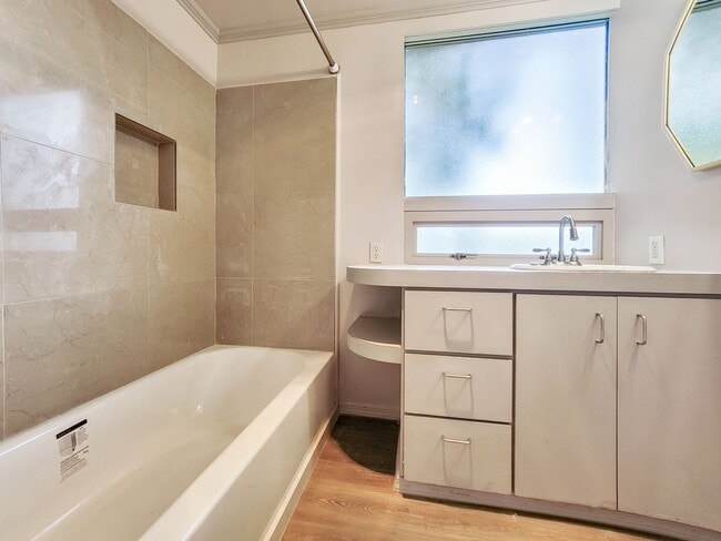 Building Photo - Vintage architectural home looking over Seattle and Bellevue metropolitan skyline.