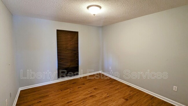 Building Photo - 215 Gordon St