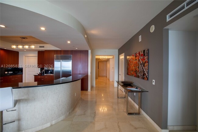 Building Photo - 6000 Island 2602 Is
