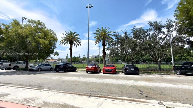Building Photo - 145 N Shore Dr