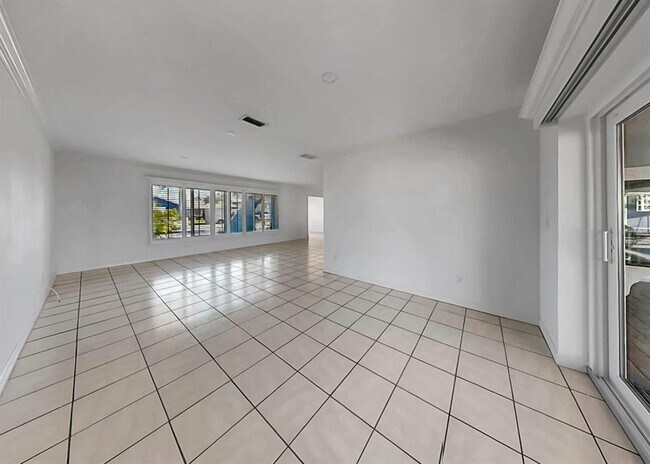 Building Photo - 6344 Cottonwood Ln