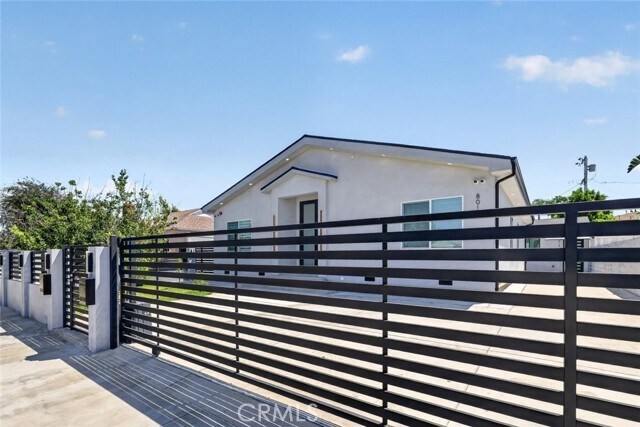 Building Photo - 8018 Shadyglade Ave