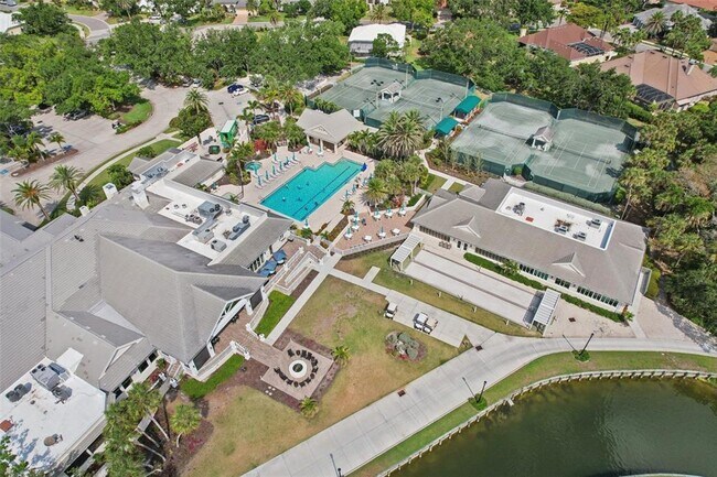 Building Photo - 561 Fallbrook Dr