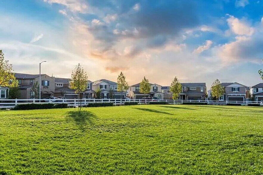 Building Photo - 1676 Gold Medal Ln