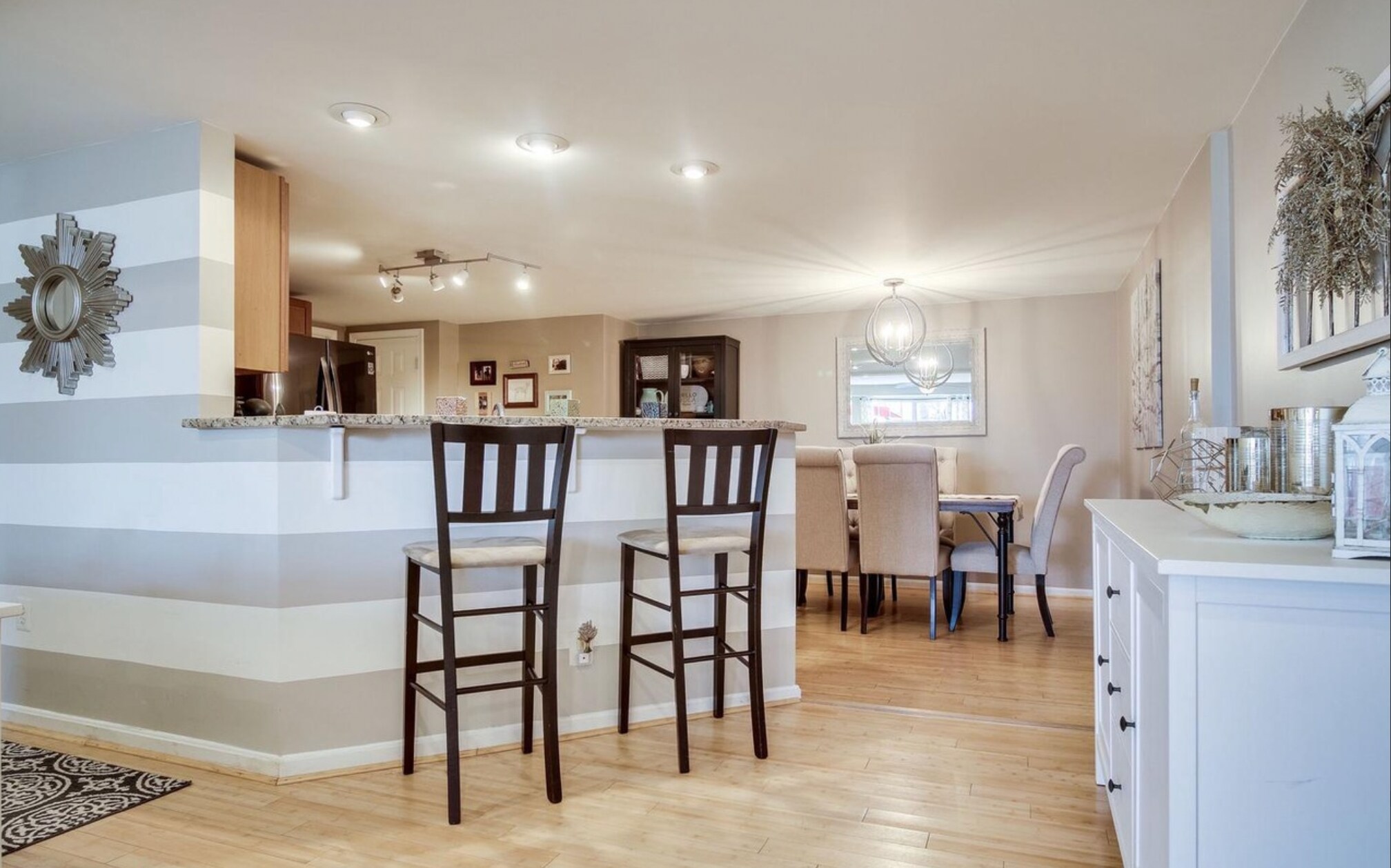 Building Photo - 1295 N Van Dorn St