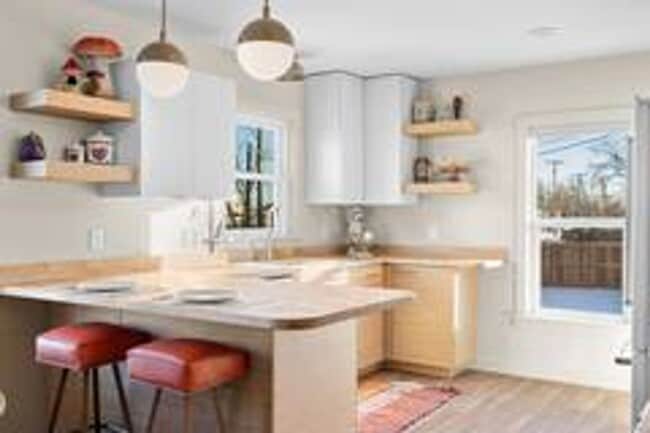 Building Photo - Midtown 4BDR Home - Mid Century Paradise!
