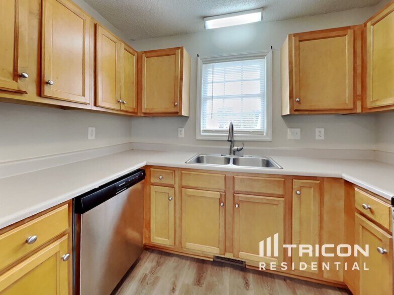 Building Photo - 2932 Neals Creek Dr