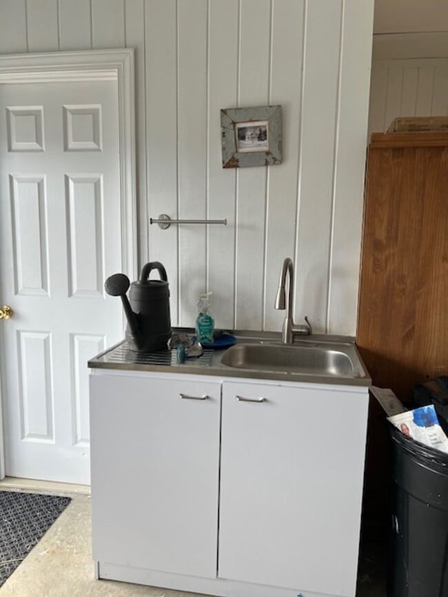 Building Photo - Single Family Home with Breathtaking Views