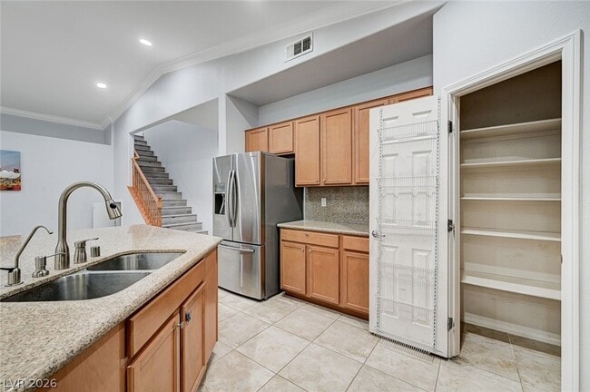 Building Photo - 7129 Weavers Pl