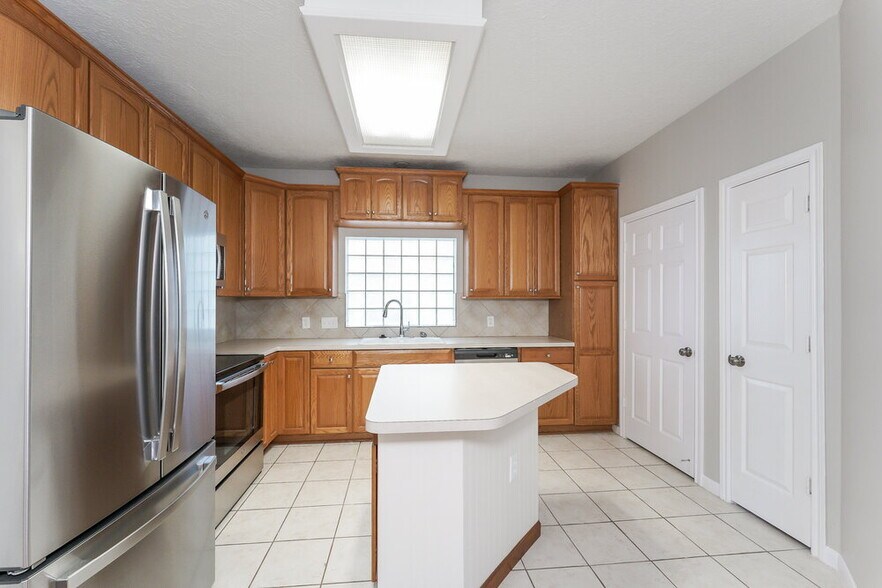 Building Photo - 5822 Cinnamon Creek Cir